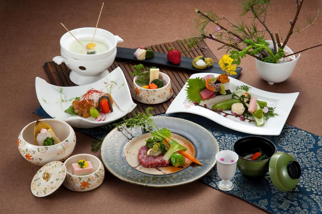 Kounkaku Hotel Nihonmatsu Bagian luar foto